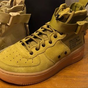 air 1 force mid desert moss mmm 💚